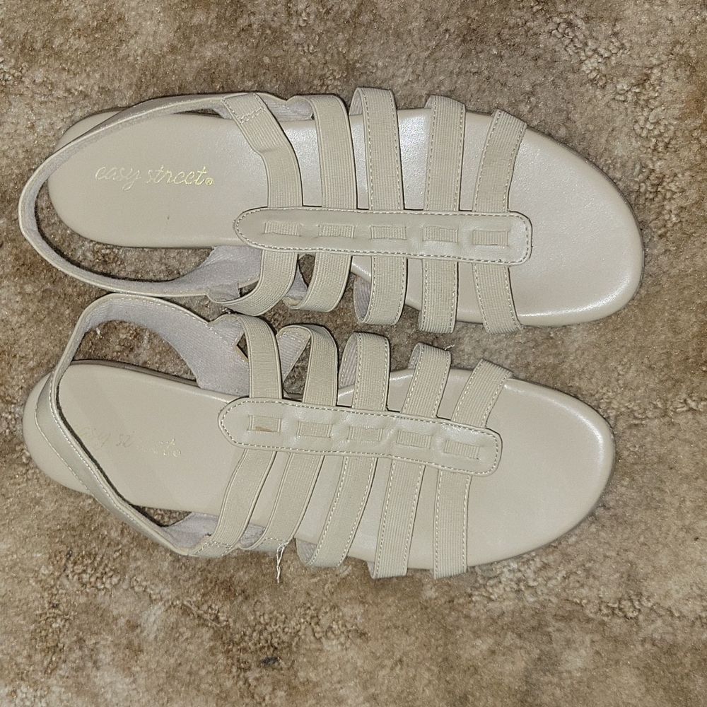 Easy street sandals 9.5 m